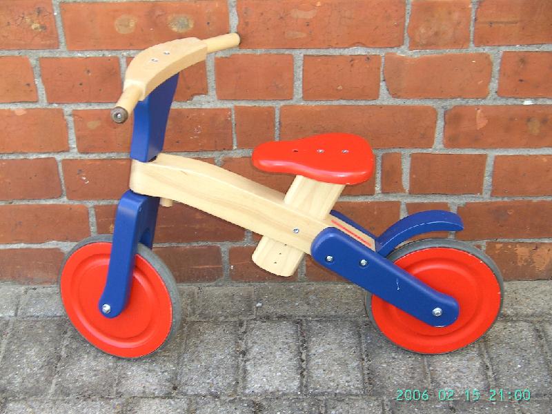 B044.jpg - grote houten loopfiets